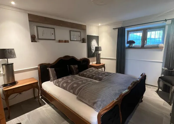 Schluechtyi Chalé *